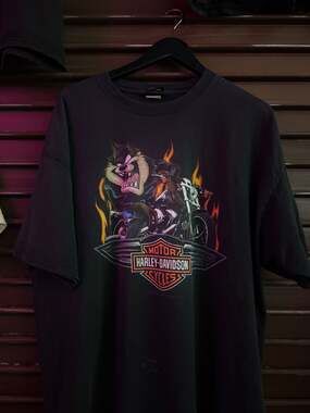 Vintage Harley-Davidson Ventura California Looney Tunes Taz Bugs T-Shirt